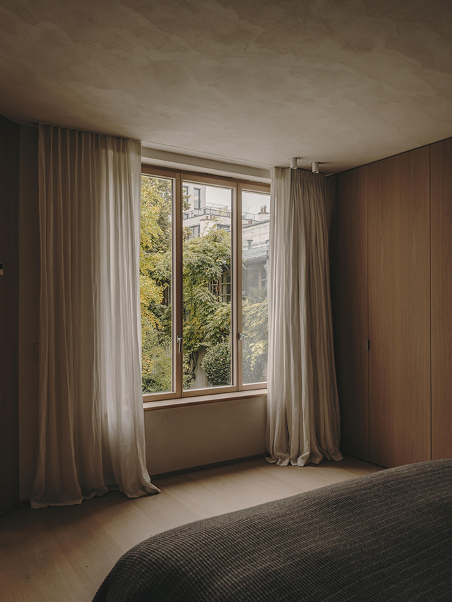 LOUI PARIS by Holzrausch Studio