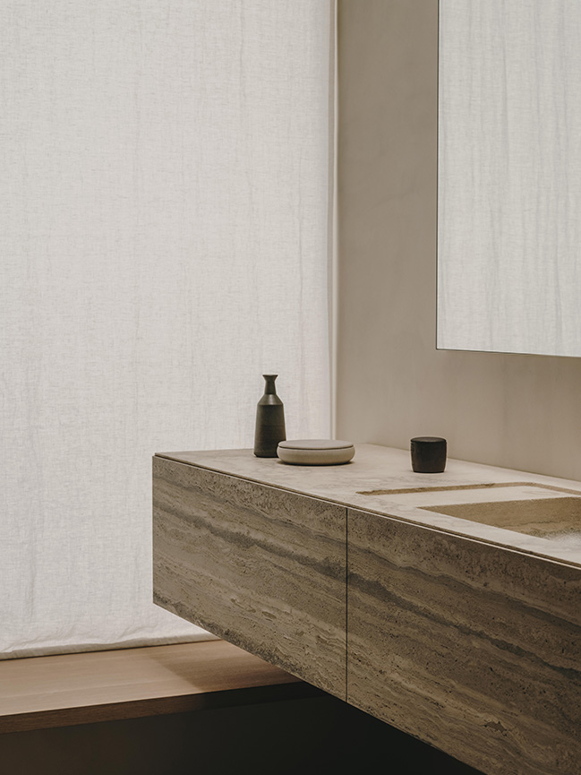 LOUI PARIS by Holzrausch Studio