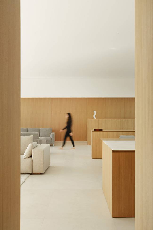 Cano House by Fran Silvestre Arquitectos