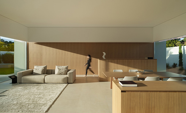 Cano House by Fran Silvestre Arquitectos