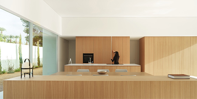 Cano House by Fran Silvestre Arquitectos