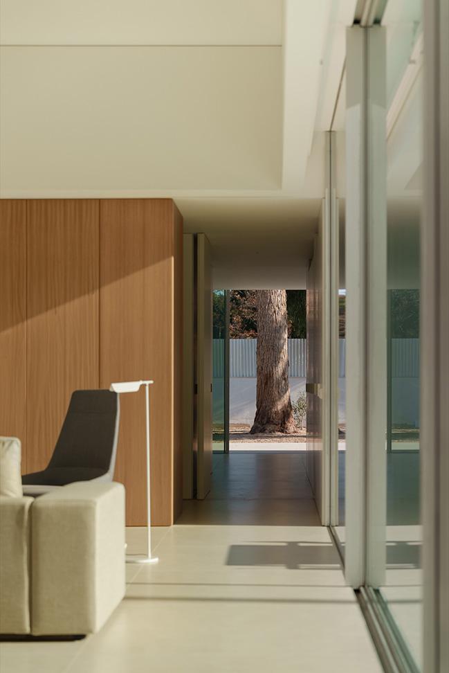 Cano House by Fran Silvestre Arquitectos