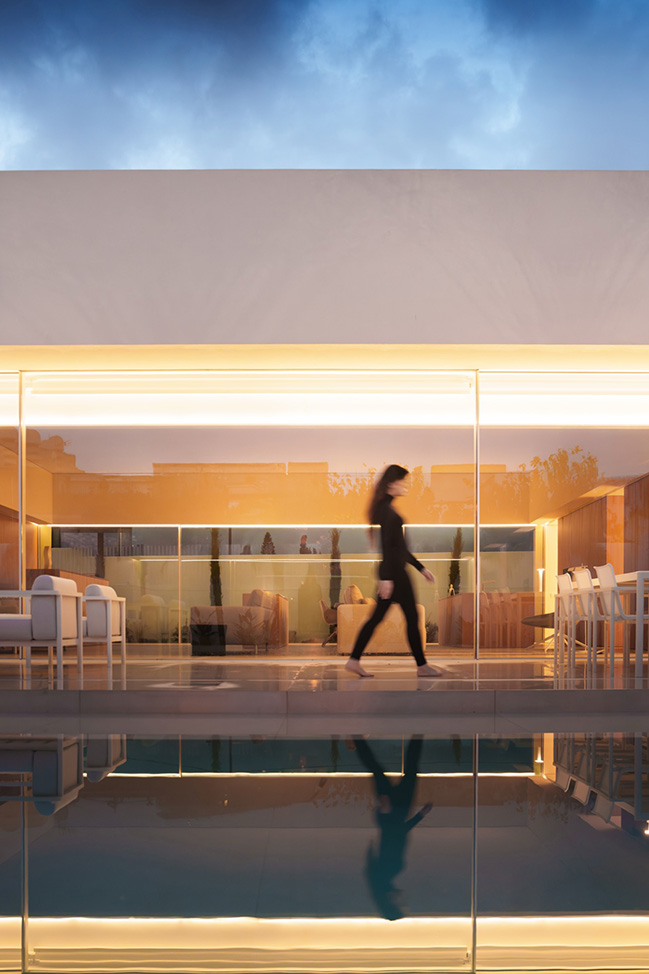 Cano House by Fran Silvestre Arquitectos