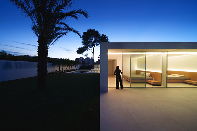 Cano House by Fran Silvestre Arquitectos