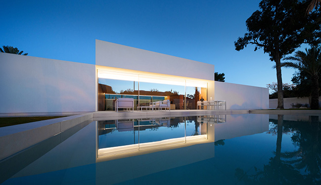 Cano House by Fran Silvestre Arquitectos