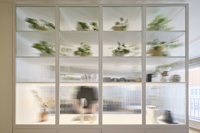 No-Wall Apartment by RDTH architekti