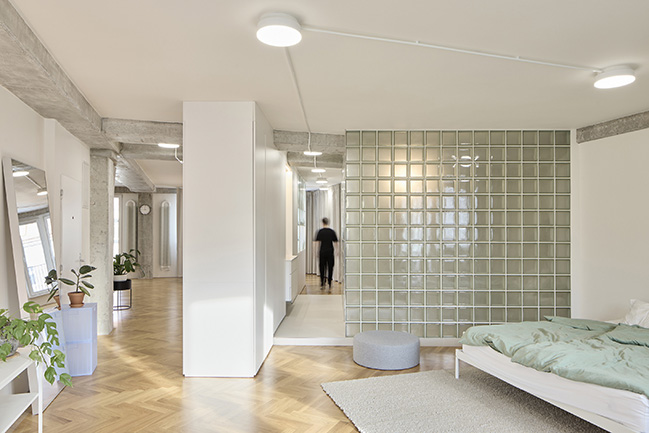 No-Wall Apartment by RDTH architekti