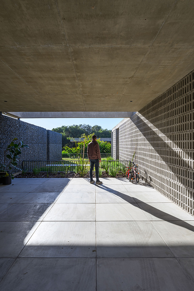 Gavión House by AR Arquitectos