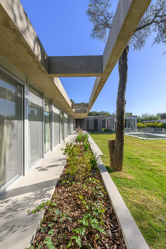Gavión House by AR Arquitectos
