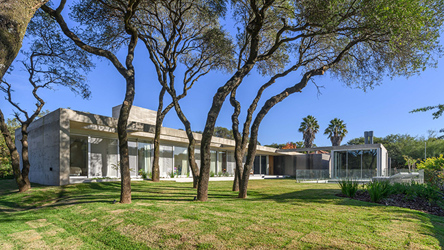 Gavión House by AR Arquitectos