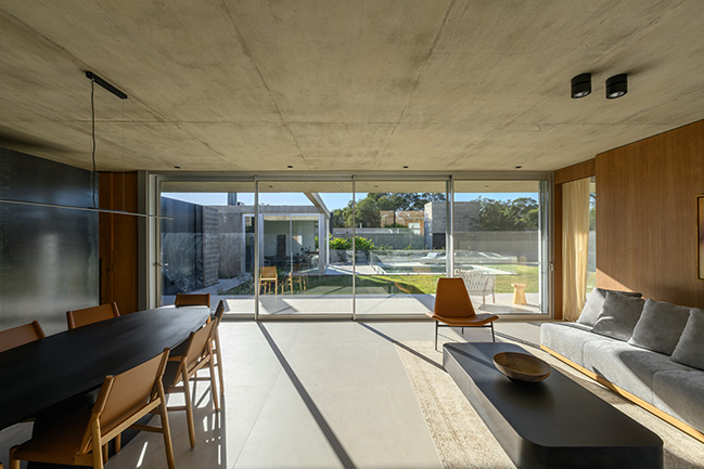 Gavión House by AR Arquitectos