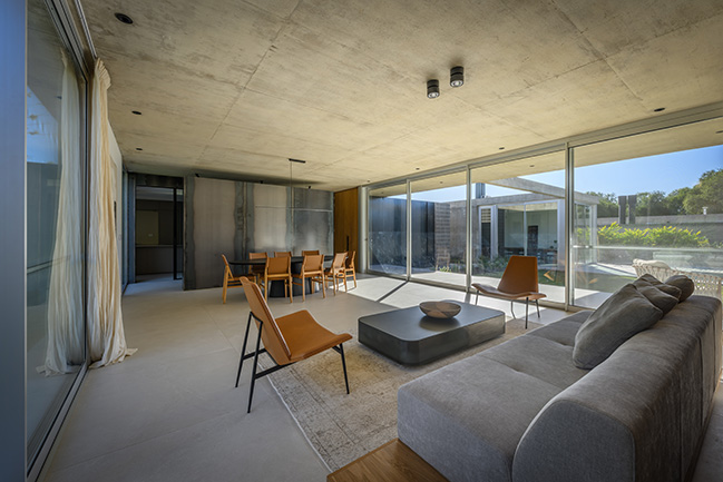 Gavión House by AR Arquitectos