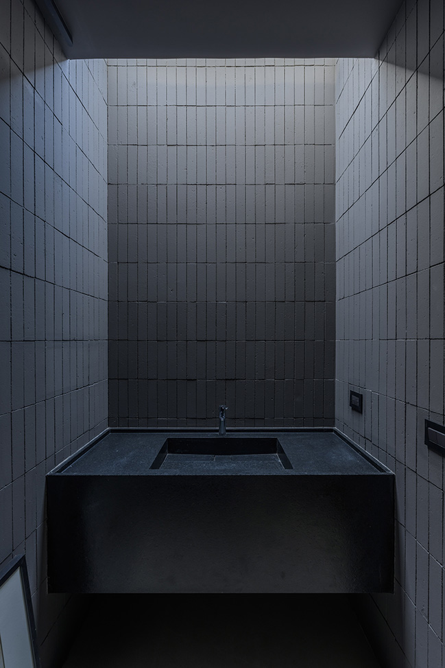 Gavión House by AR Arquitectos