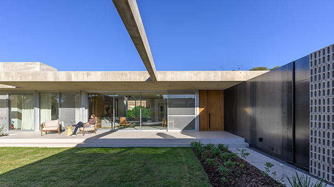 Gavión House by AR Arquitectos