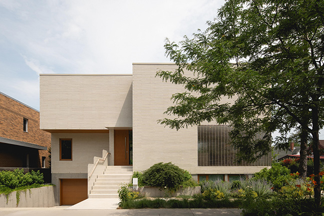 Japanese-Inspired Minimalist House in Montreal / MU Architecture