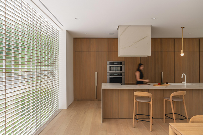 Japanese-Inspired Minimalist House in Montreal / MU Architecture