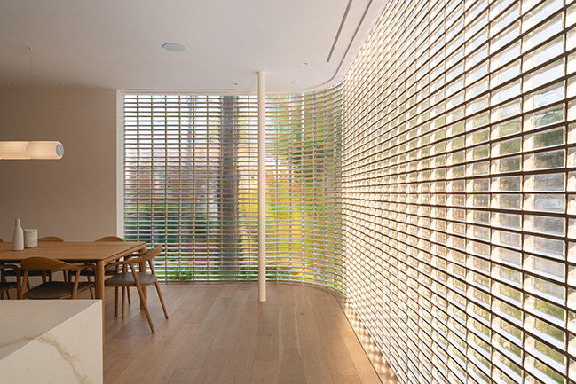 Japanese-Inspired Minimalist House in Montreal / MU Architecture