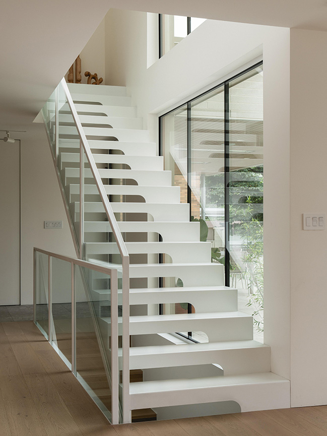 Japanese-Inspired Minimalist House in Montreal / MU Architecture