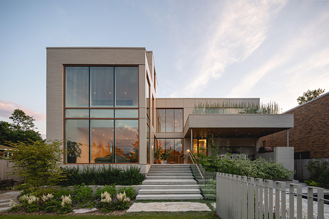Japanese-Inspired Minimalist House in Montreal / MU Architecture
