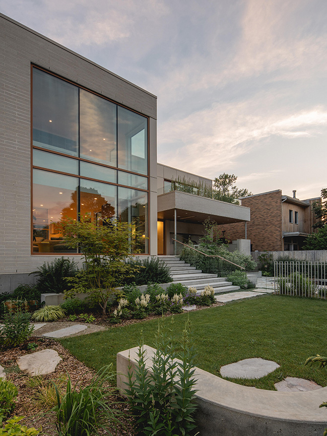 Japanese-Inspired Minimalist House in Montreal / MU Architecture