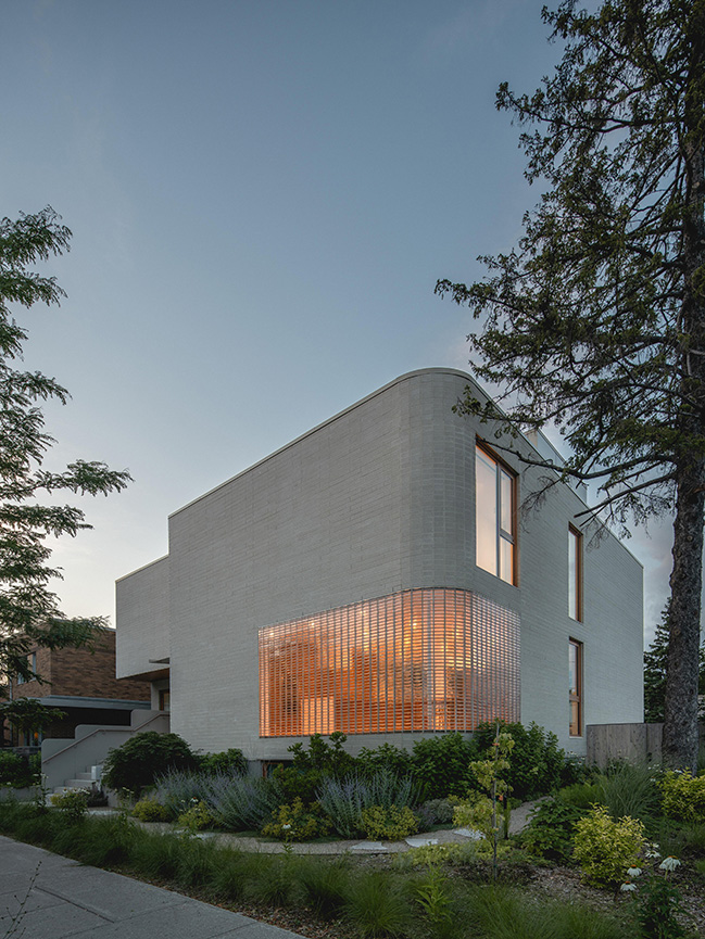 Japanese-Inspired Minimalist House in Montreal / MU Architecture