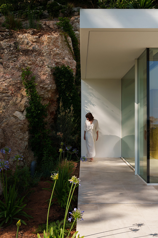 House in Ibiza by Fran Silvestre Arquitectos