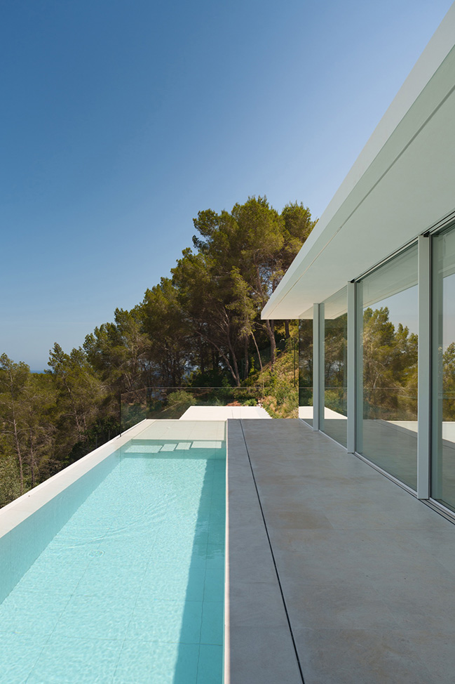 House in Ibiza by Fran Silvestre Arquitectos