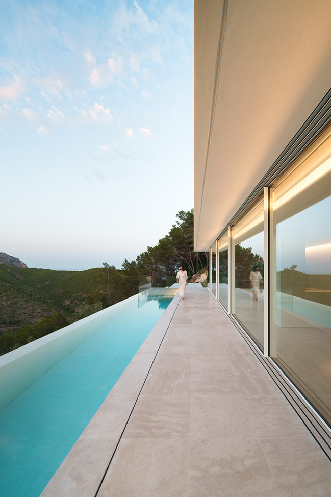 House in Ibiza by Fran Silvestre Arquitectos