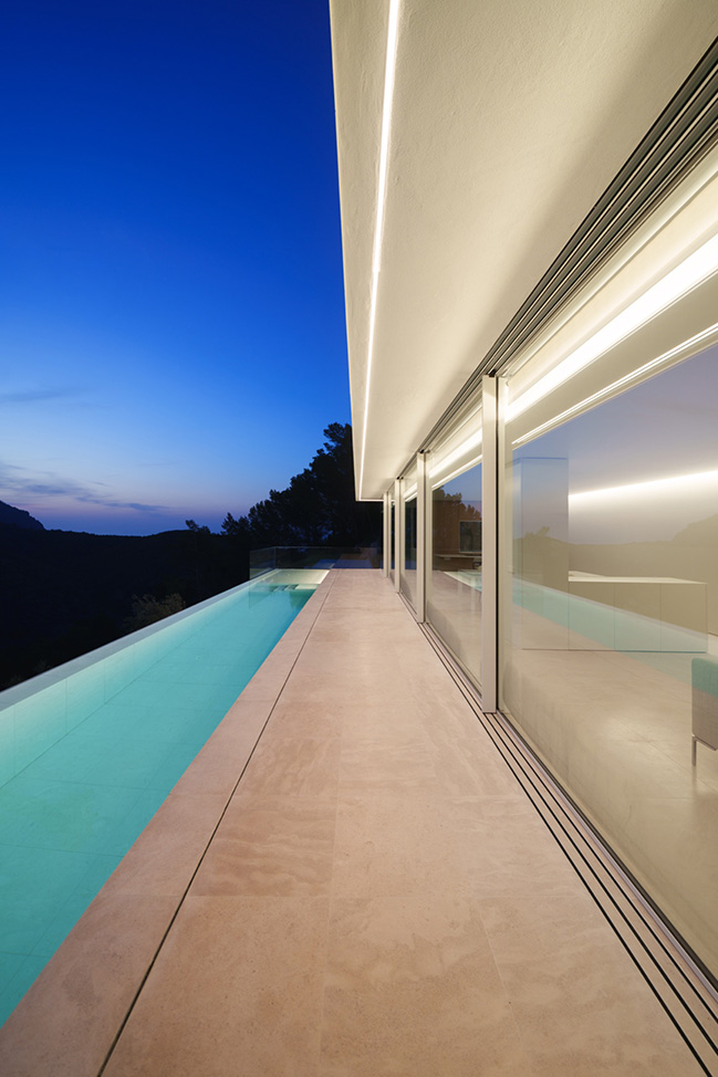House in Ibiza by Fran Silvestre Arquitectos