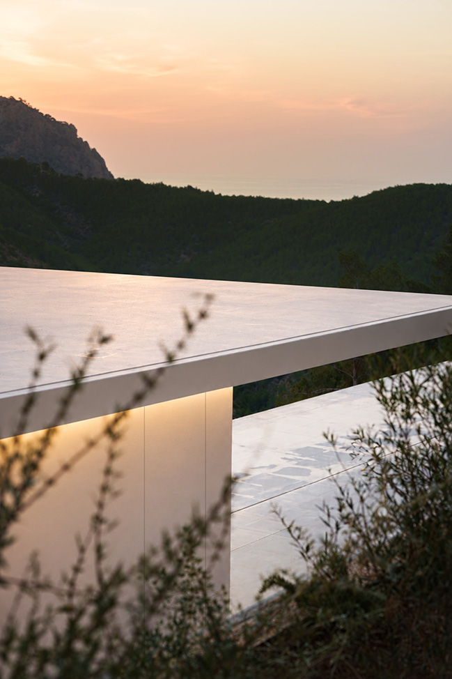 House in Ibiza by Fran Silvestre Arquitectos