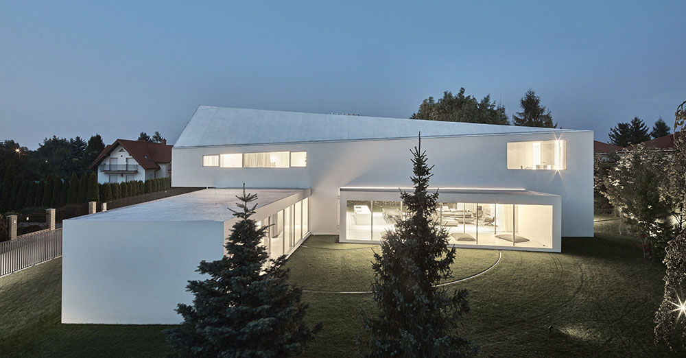 Quandrangular Hiuse Quadrant House by KWK Promes
